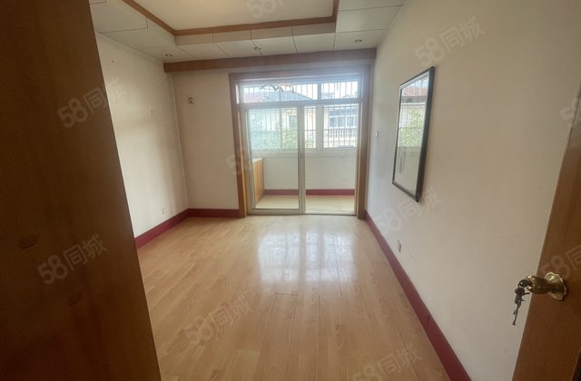 赠储！步梯三楼！文轩东校！两卫！高新区凤凰新城东区！