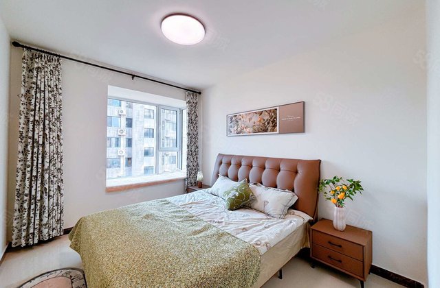 香江附近 电梯三室 精装修 边户南北通透 送储藏室  免大税