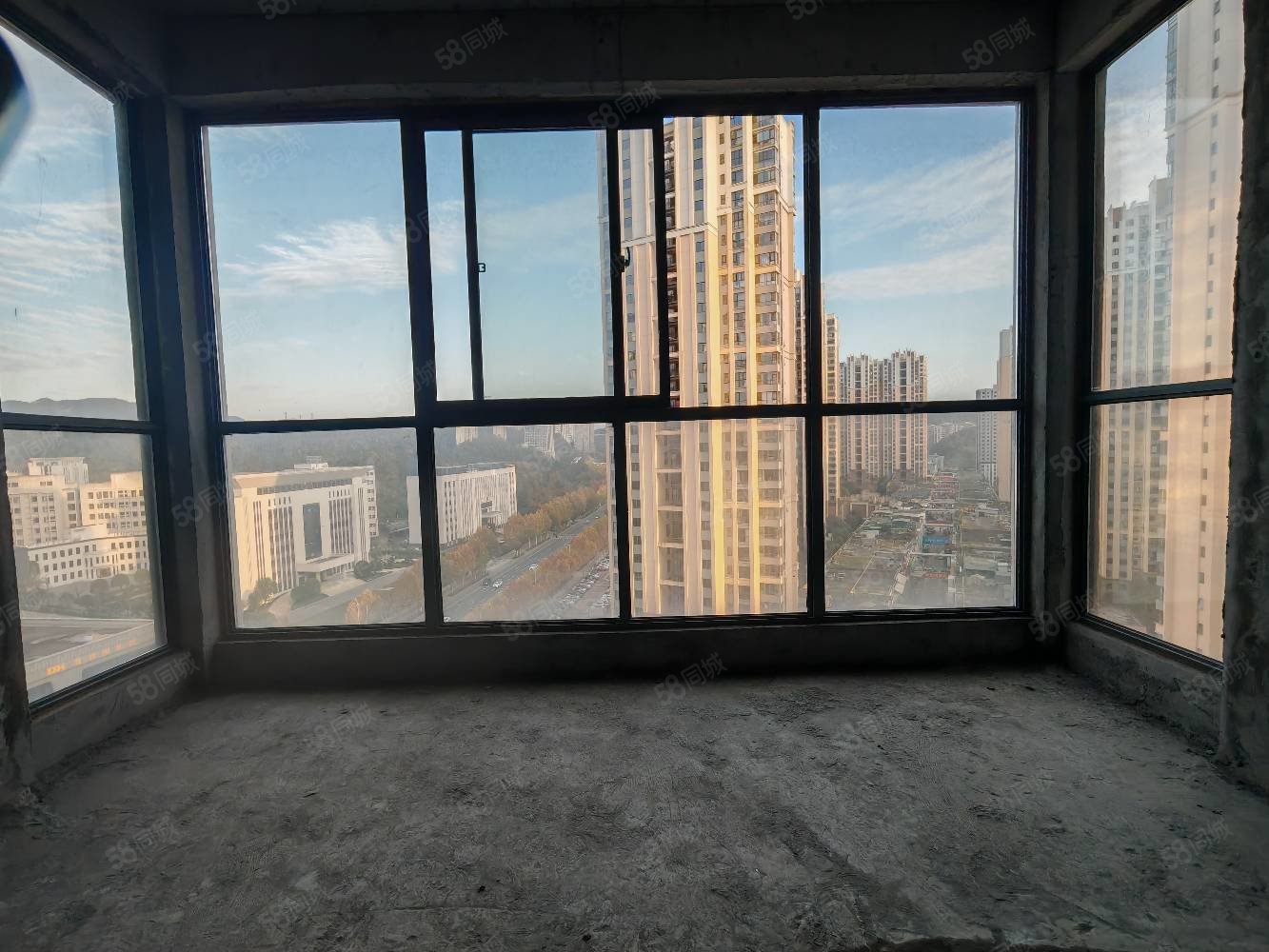 腾龙国际3室2厅2卫121㎡南北57.8万