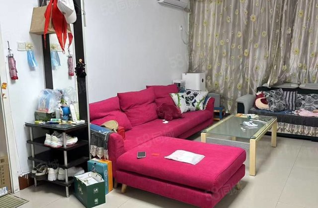 和平医院附近,一中第二家属院中间楼层,小区停车方便63万