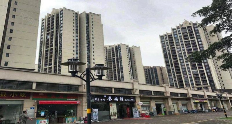 碧桂园翡翠郡)广州业主不想打理 亏本出售 价格可谈!中间楼层