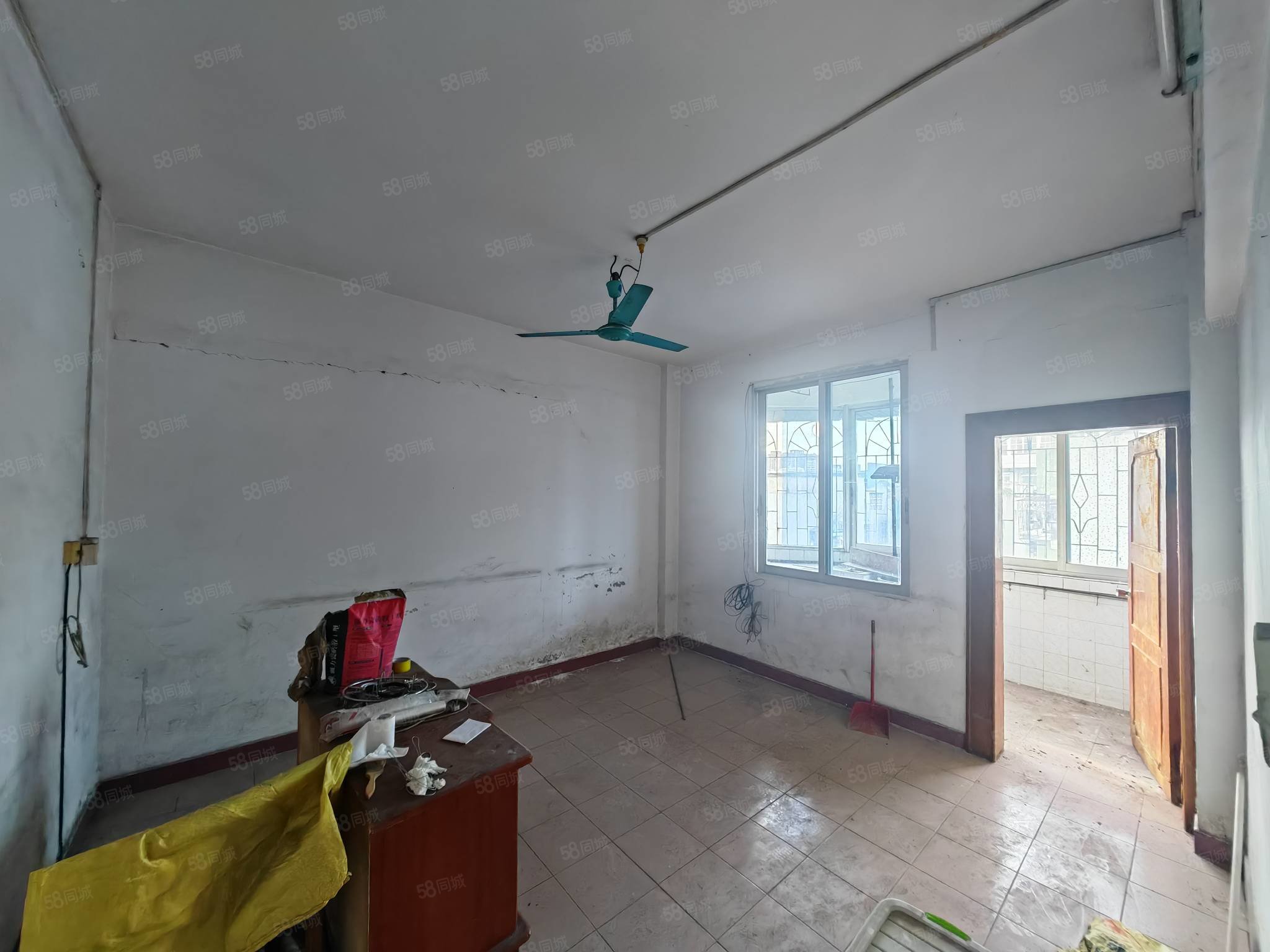 向阳小区2室1厅1卫31㎡南7.8万