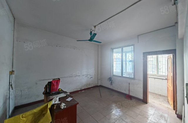 向阳小区2室1厅1卫31㎡南7.8万