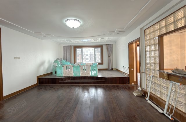 永辉花园5室2厅277㎡150万二手房图片