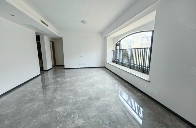 海晟大学府4室2厅123.33㎡200万二手房图片