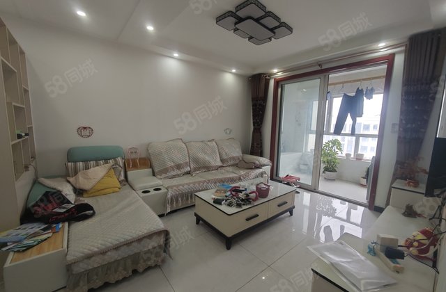 阿卡六期带车位 交5万月供1千多 就可入住 可改三室