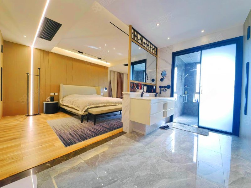 楚天逸品装修天花板湘江畔地铁口难得一出