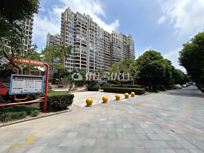 珠江御景花园4室2厅2卫186.66㎡南北415万