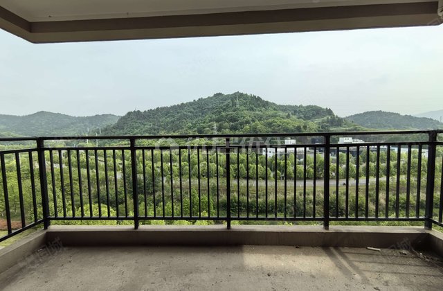 碧桂园伯爵4室2厅142㎡80万二手房图片