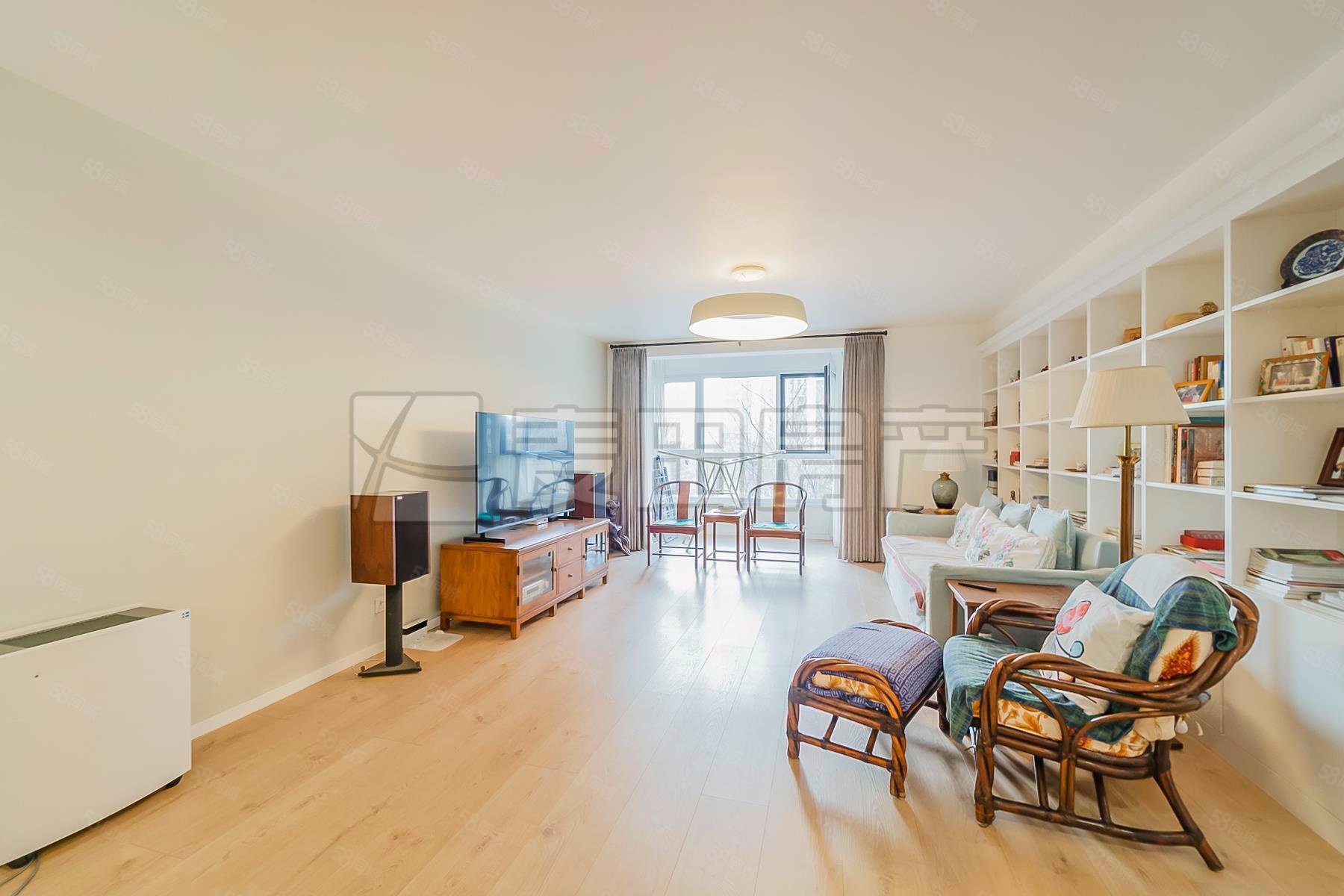 國風上觀4室2廳2衛(wèi)227㎡南北1430萬