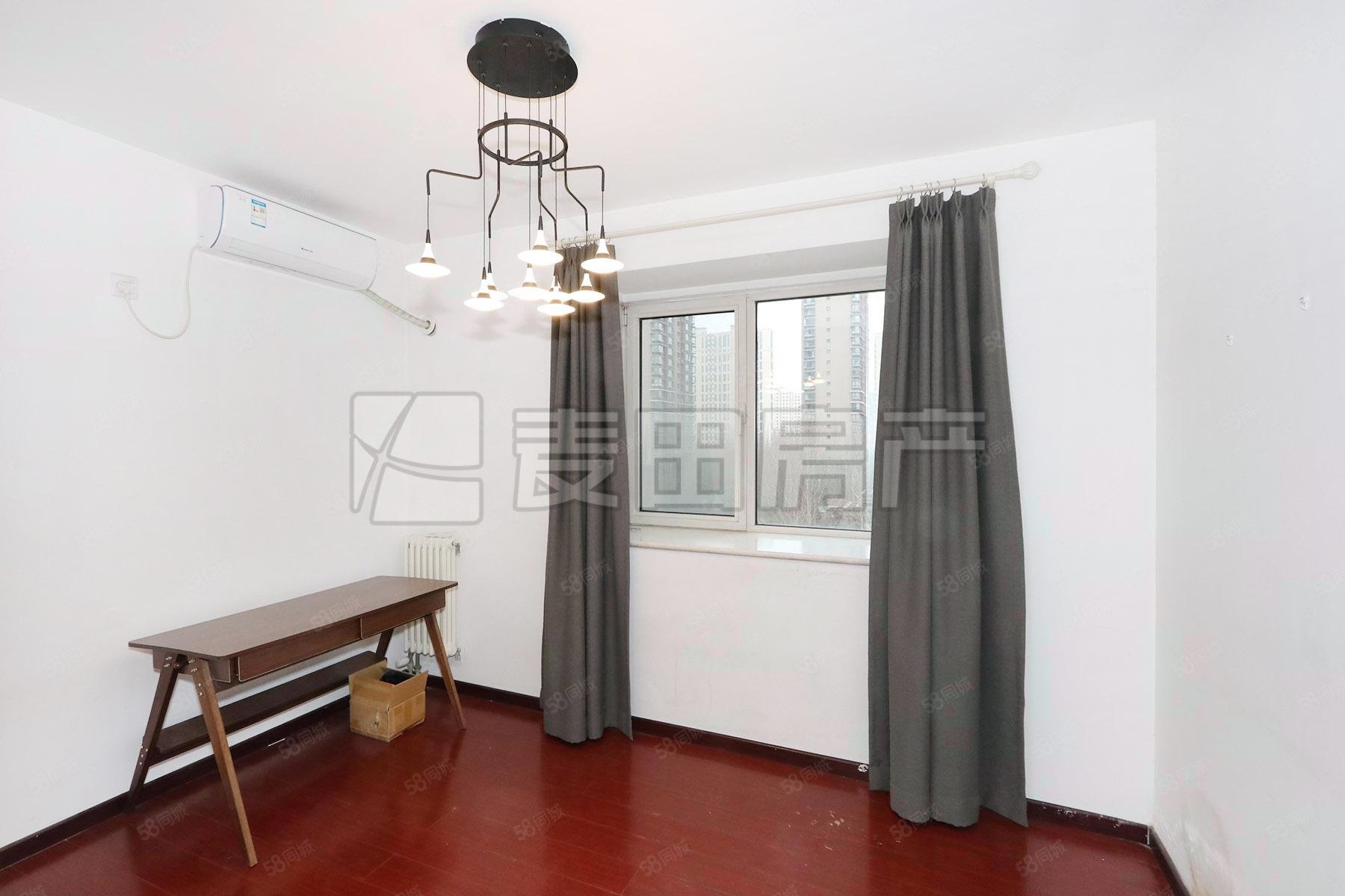 首城國際2室2廳1衛(wèi)82.7㎡東南645萬