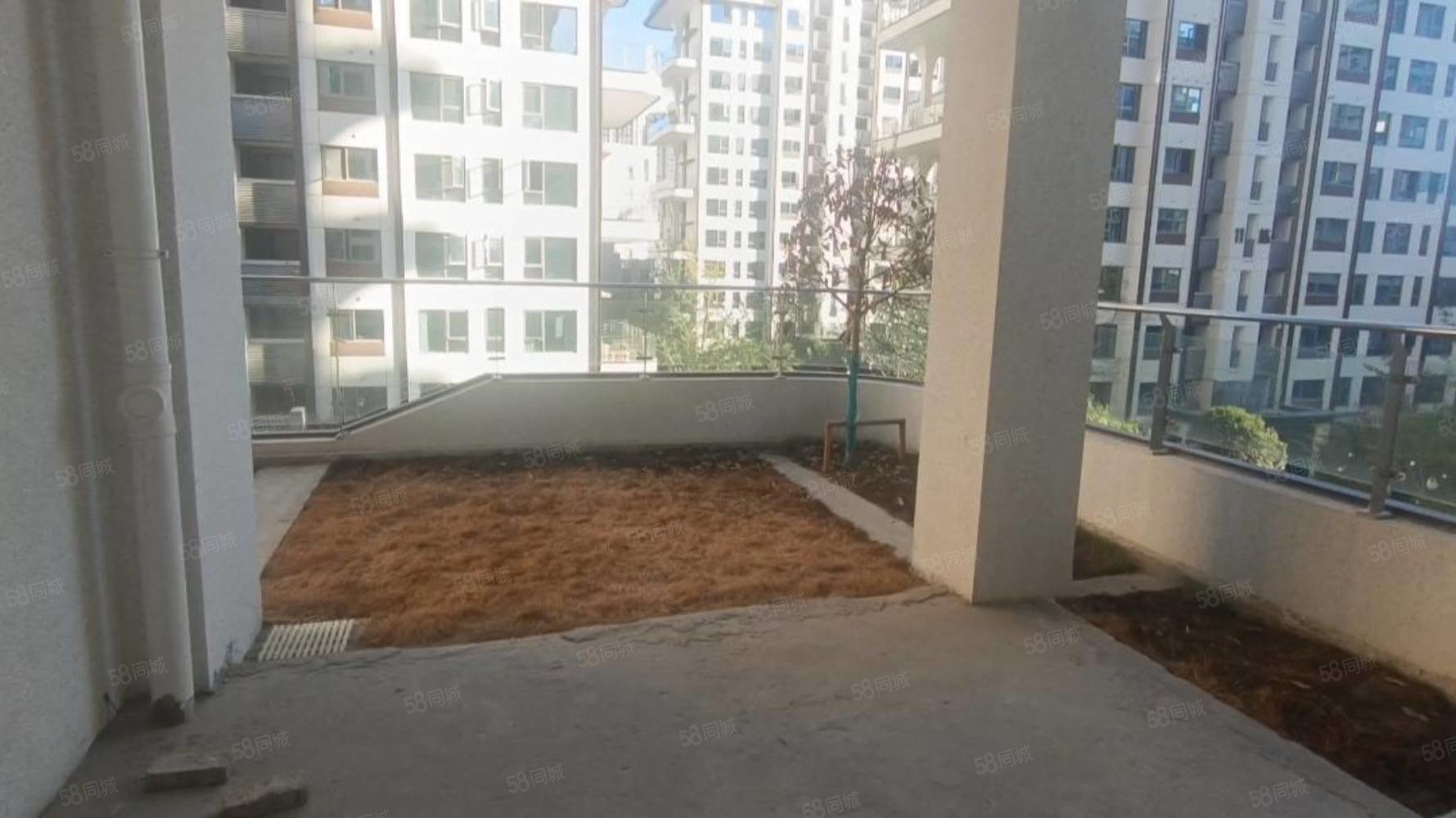 国瑞麓林府4室2厅3卫143㎡南北135万