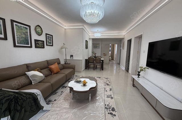 新城邦 万豪  电梯8楼 精装三室 全明户型 看房方便