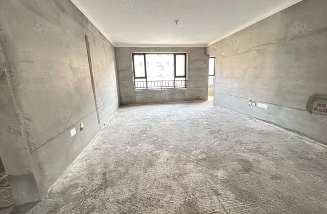 公园大观4室2厅143㎡63万二手房图片