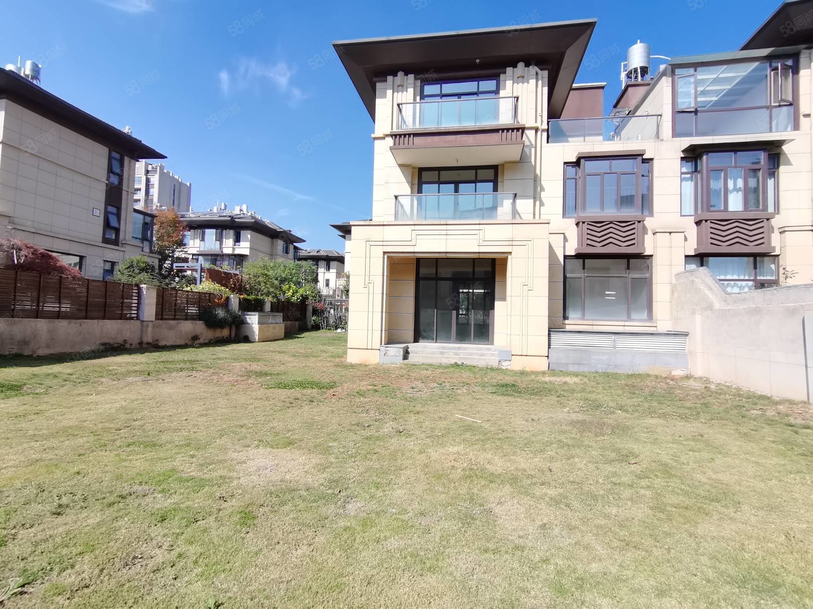 美的顺城府大双拼别墅花园1亩诚心出售看房方便