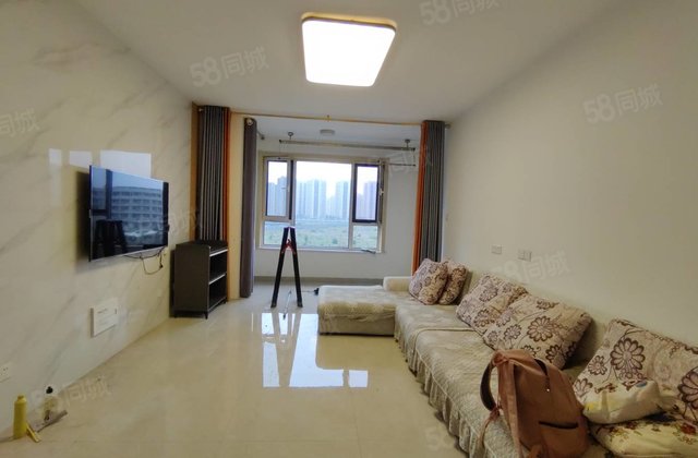 培文 新一中 高端小区 精装两室房东诚心出售。