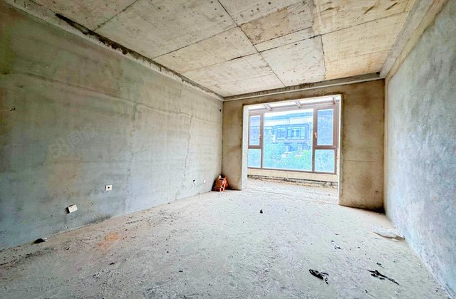 绿地香颂5室2厅101.38㎡350万二手房图片