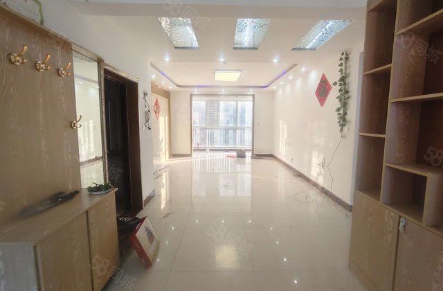 畅博书香东郡 医疗配套成熟 中间楼层采光好 电梯房 满二