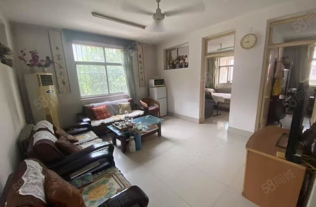 急售，三里铺风景小区 三室，2楼， 中间好楼层 医疗配套成熟