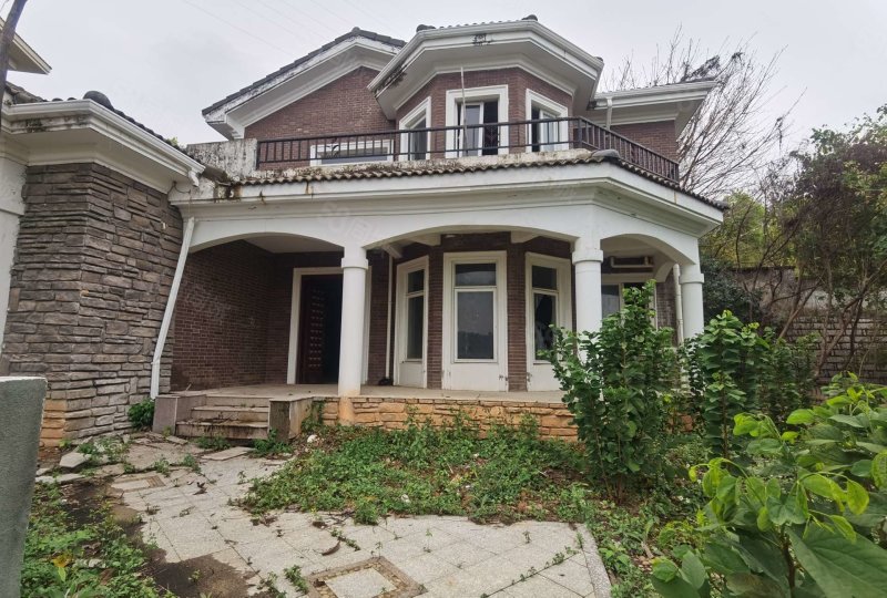 翠湖山庄(别墅)6室3厅4卫297㎡南750万