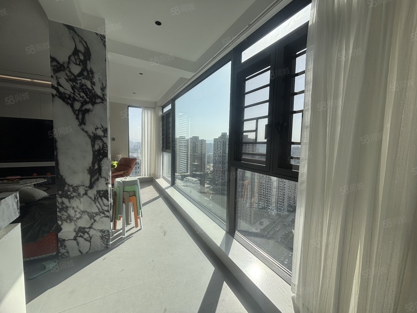 德和领秀广场5室2厅3卫172㎡南北220万