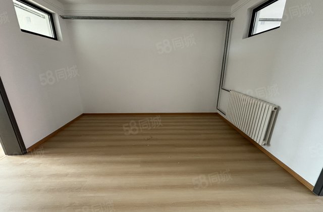 直调13万39急卖！非顶楼正规三室多车位！和馨园三院水城中学