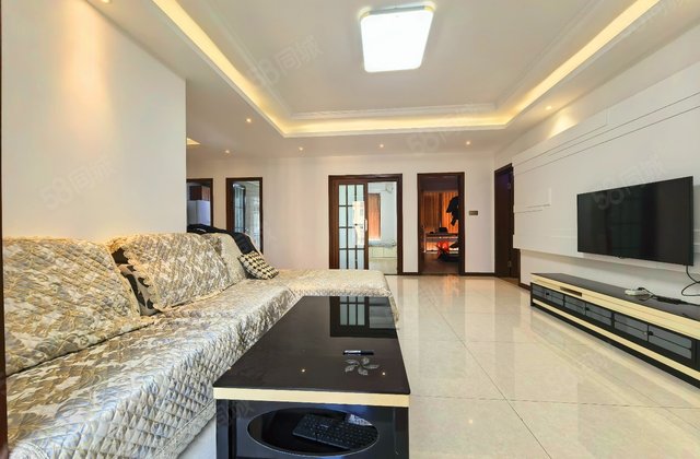 西贵金沙3室2厅131㎡304万二手房图片