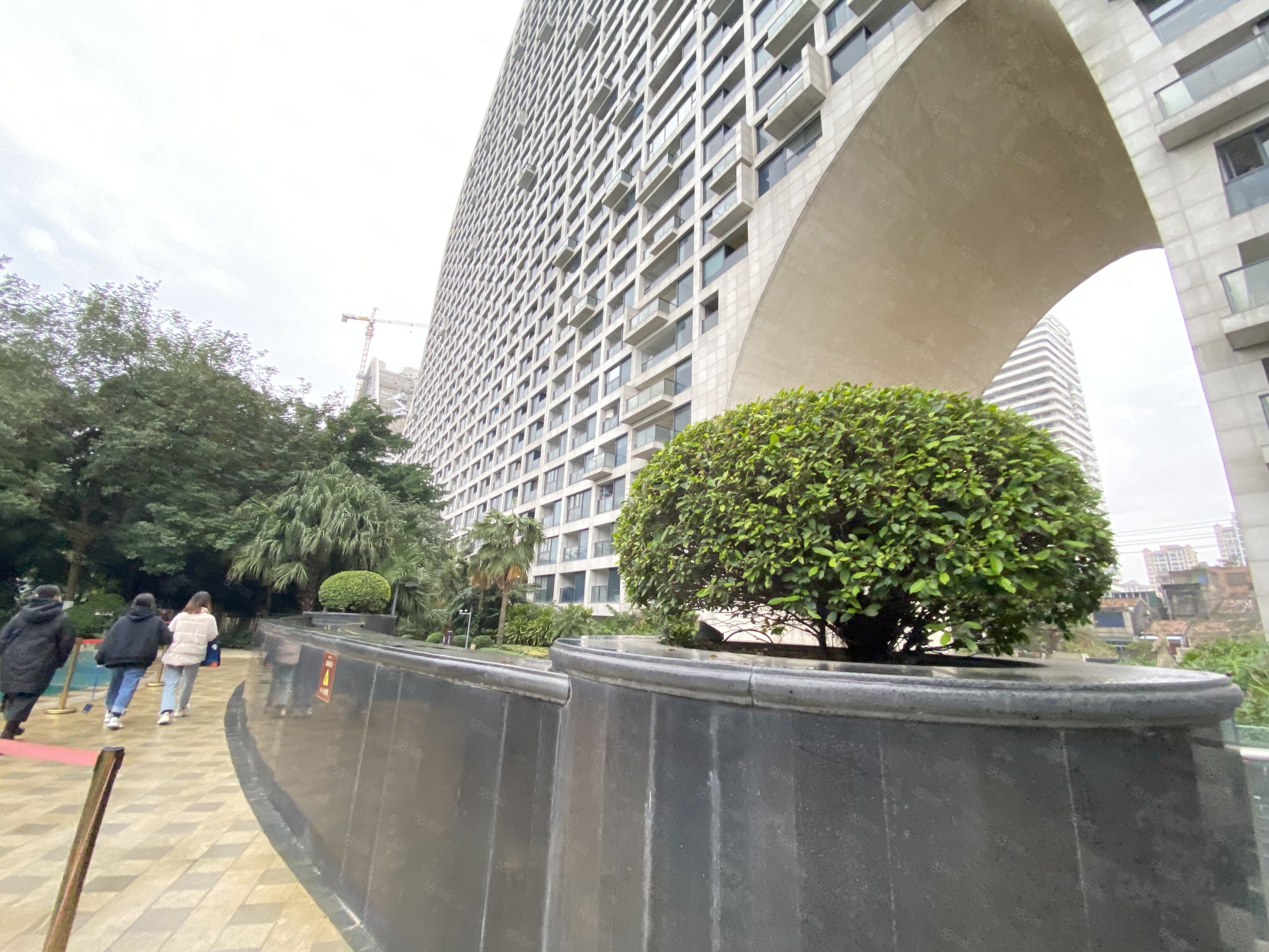 北部湾一号1室1厅1卫52㎡南北25万