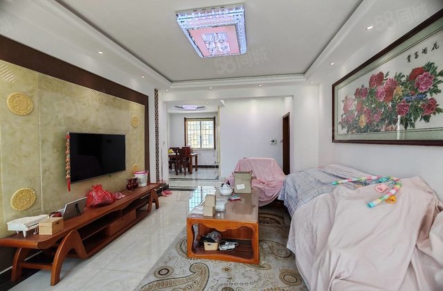 城市主人 直 20万 洋房 中层 三室两卫 送车库储藏室