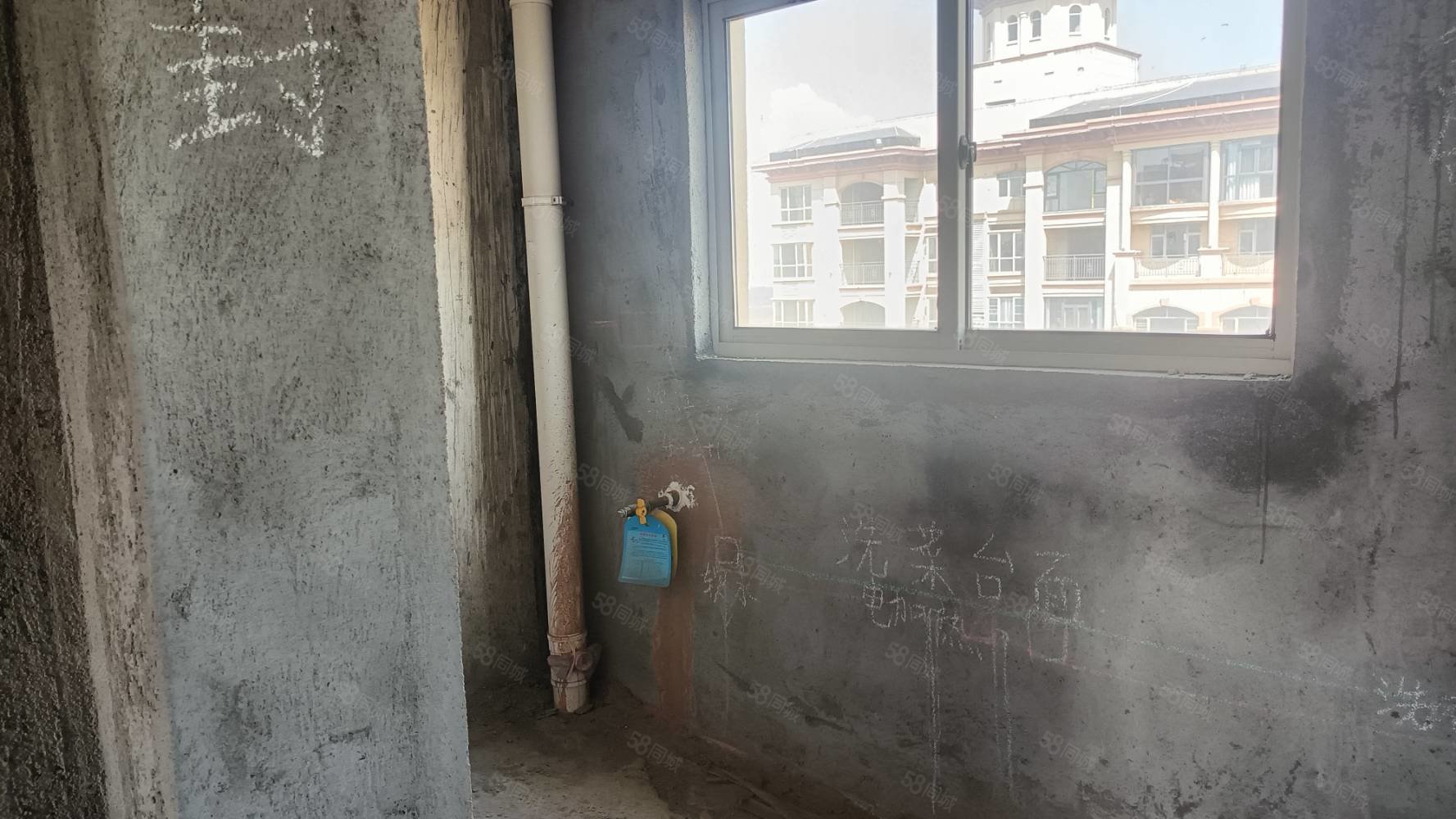 滨江御府3室2厅2卫124.5㎡南北55万