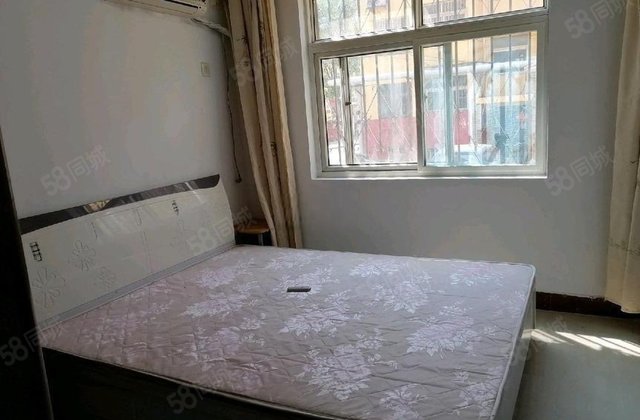 站前街 铁路安民 低楼层 三室 看房方便 价钱可谈