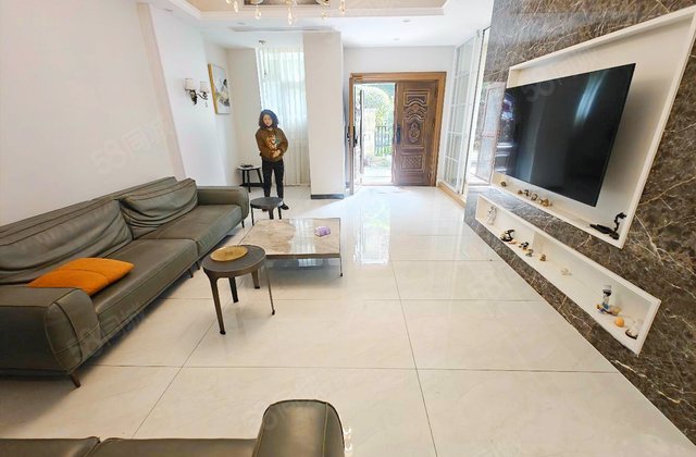 顺峰山语6室2厅203.18㎡350万二手房图片