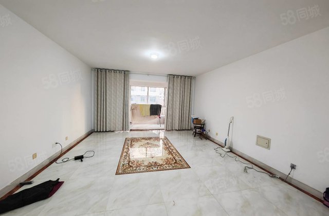 真实在售 电梯洋房 海德公园三室双卫 免大税带车位