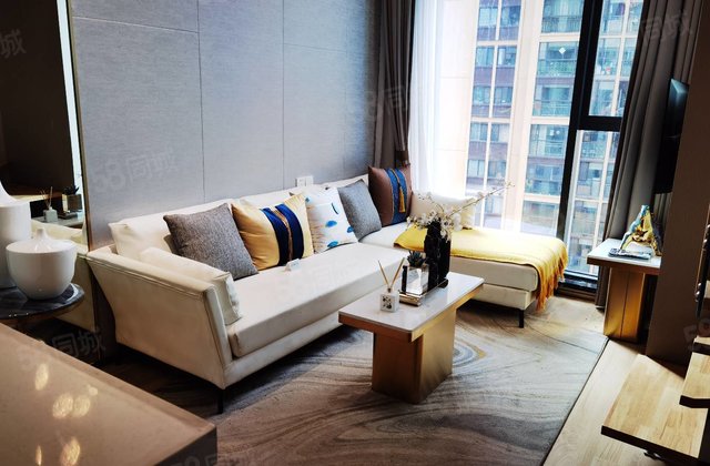 万彩城百爵公寓 loft可落户上武城小学 家乐福楼上,龙泉路-昆明58同城