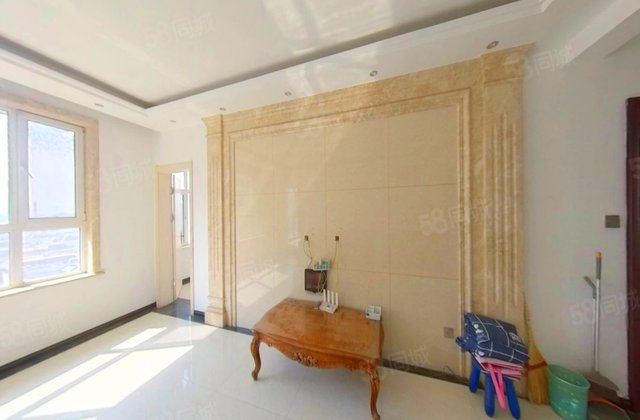 翡翠花溪4室2厅169.33㎡149万二手房图片