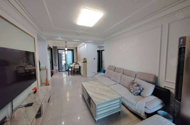 锦绣学府新城10楼东边户 精装三室两卫前面无遮挡采光 带储