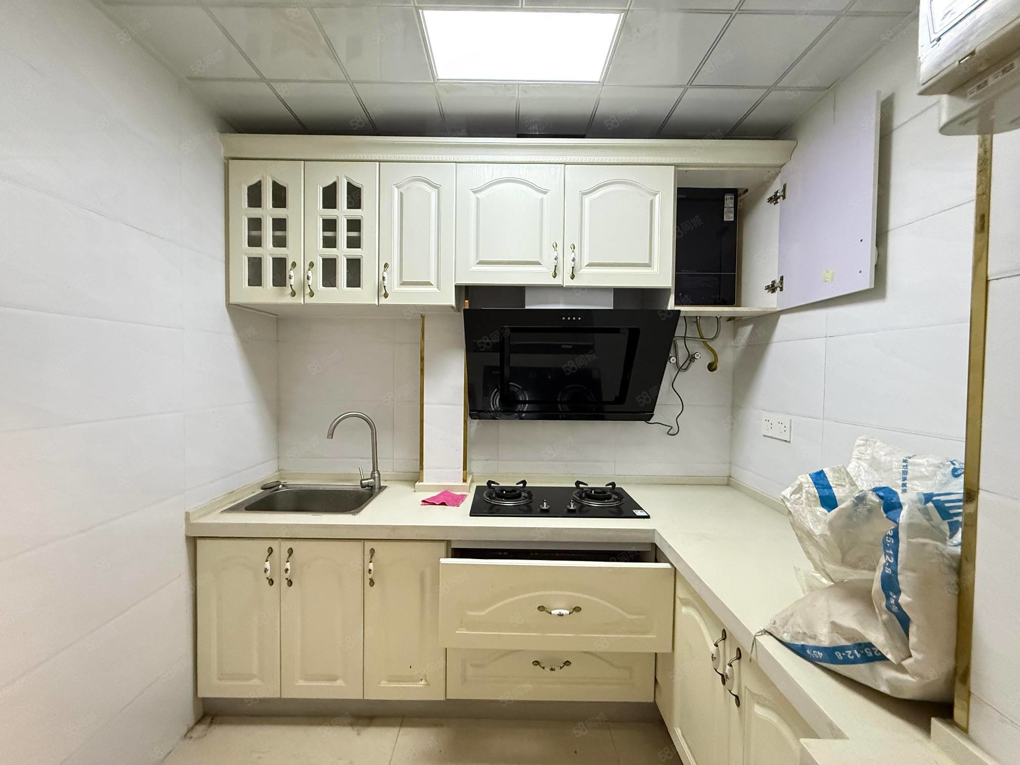 奥林清华3室2厅1卫111㎡南北52万