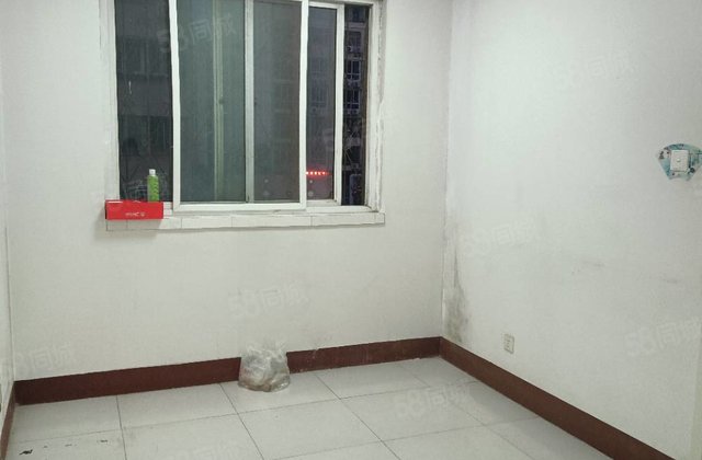 市中心繁华地段 高性价比步梯二楼东边户刚需三室 可省两种税费