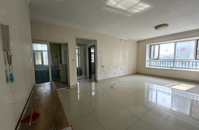 紧靠湖边金柱绿城东边户137平 送车位地下室仅售110万