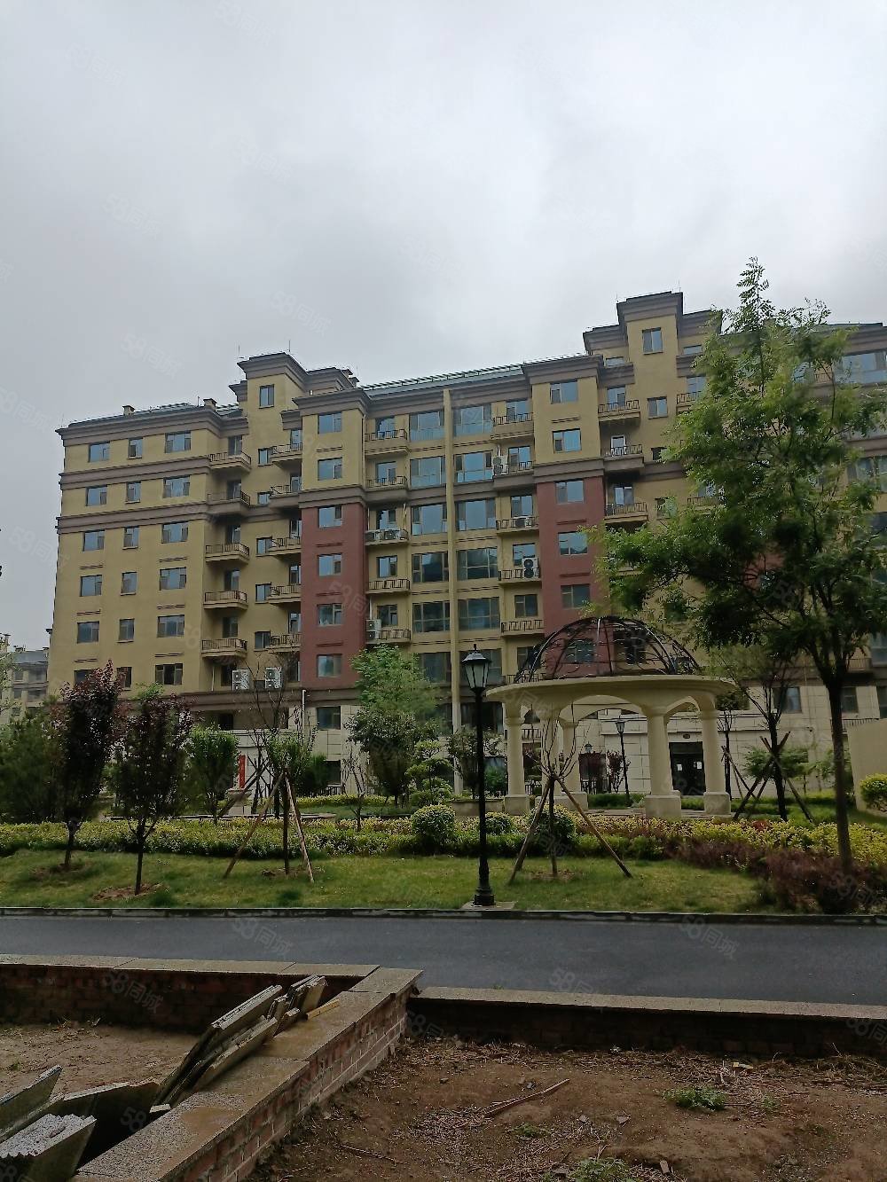 太行路领世城邦洋房一层带院带车库带小房