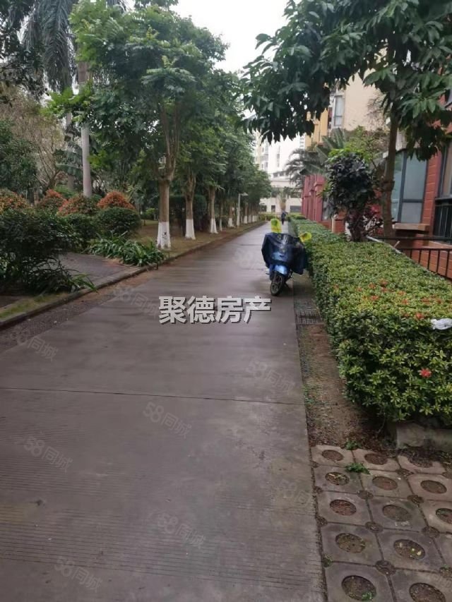 御景名城1室2厅1卫55㎡南80万