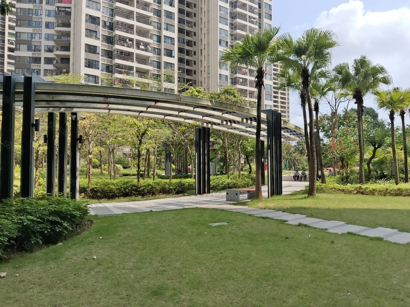 悦景康城天韵4室2厅2卫104㎡南65万