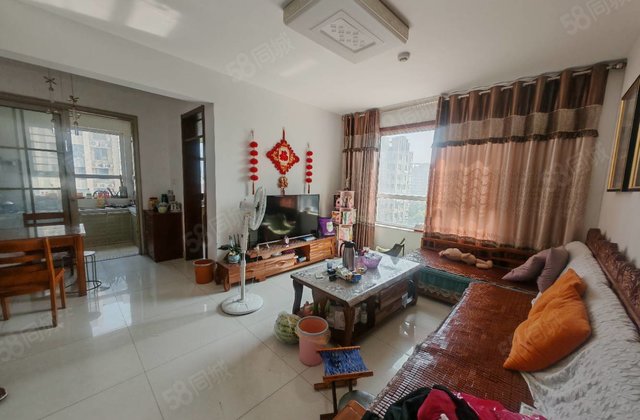 英特，六中，御景王宅，三室两厅两卫，免，东边户，小高好楼层