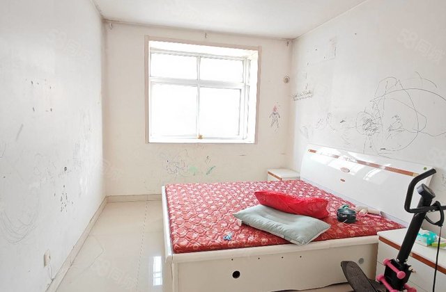 万达附近，不是顶层，桐凤家园，地暖三中北校，水城小學，五中