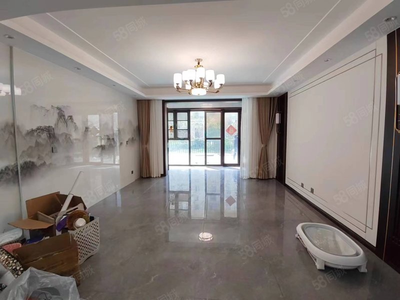 天润公馆一楼带院送下沉复试送车位送储藏室有下沉双院中式装修