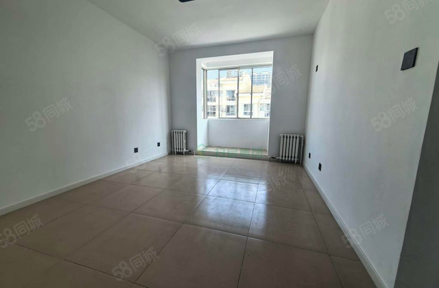 文轩本部，新时代小区南区，非顶，两室两厅，南北通透