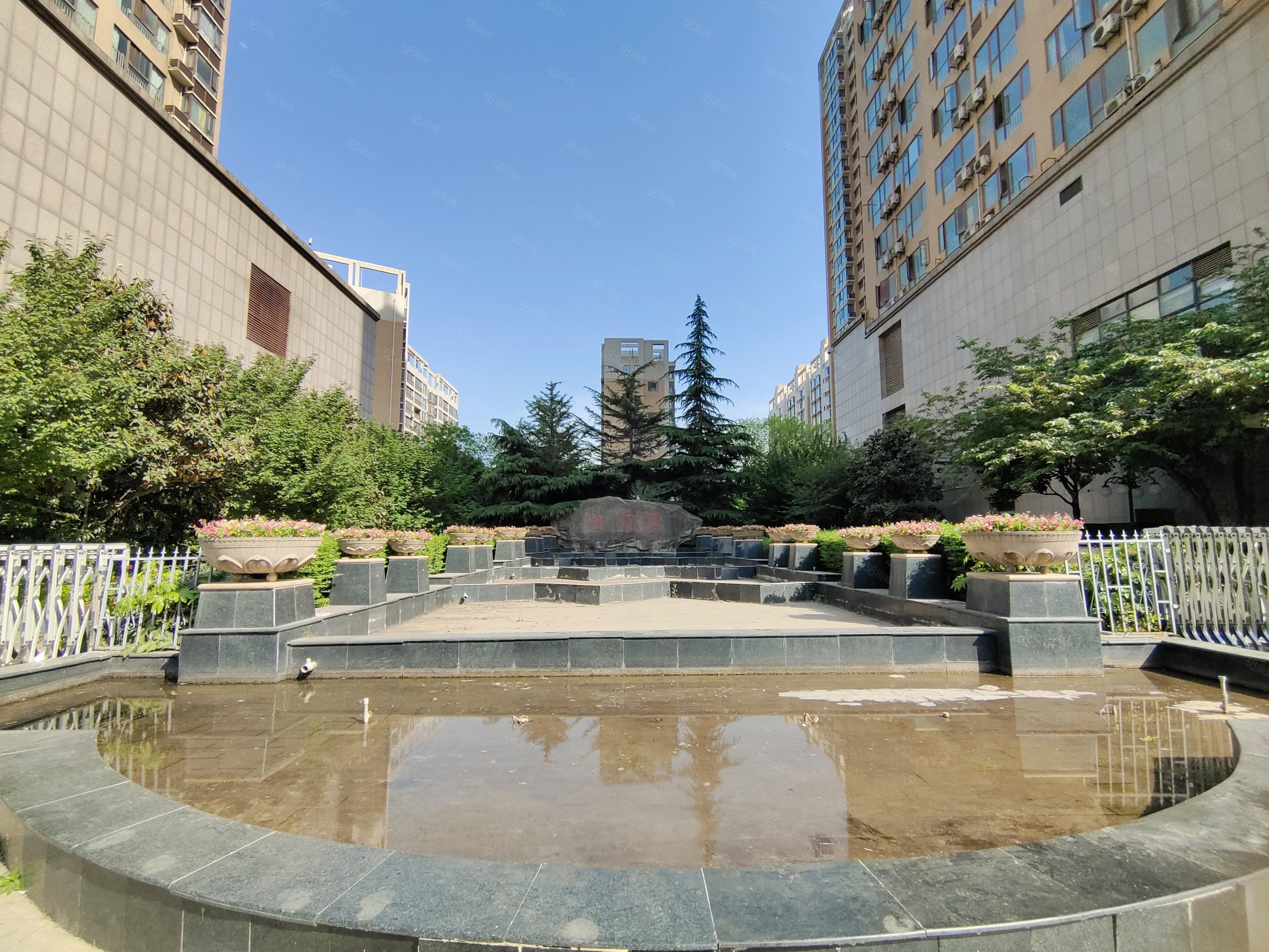 地铁口名xiao围绕南北通透精装三居可按揭方便看