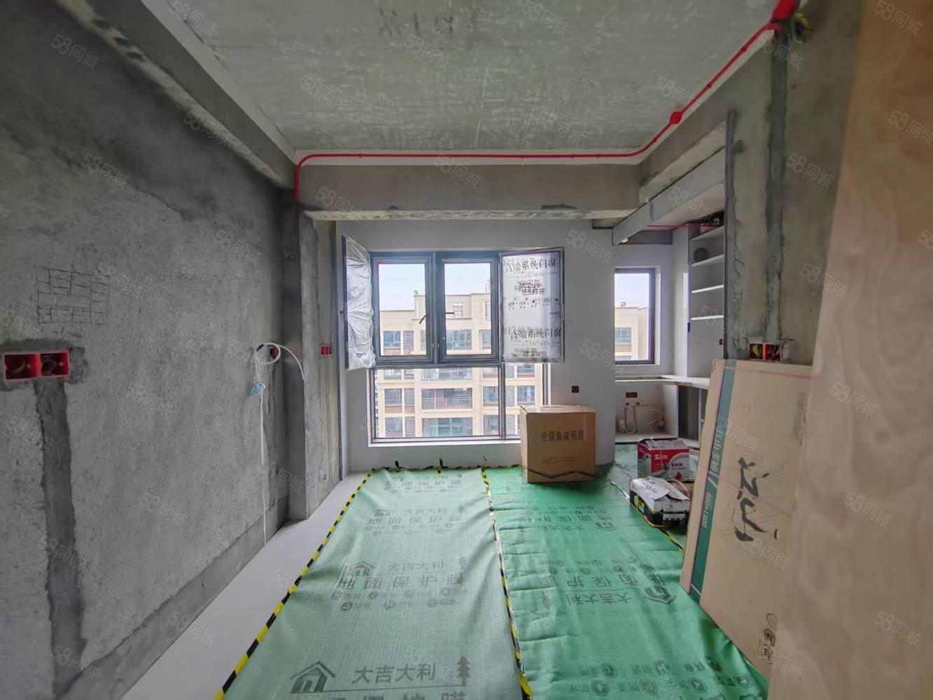 高安润达国际城3室2厅2卫115㎡南北75万