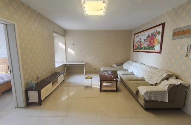 金柱康城，电梯好楼层，看房方便，单价低，汽车总站附近！