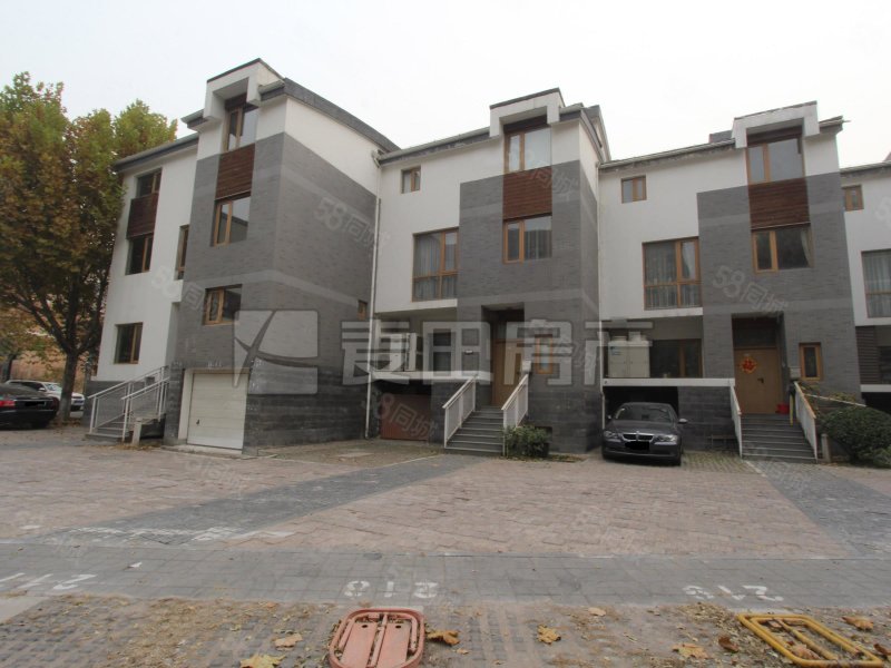 倚林佳園(別墅)5室3廳3衛(wèi)247㎡南北2980萬